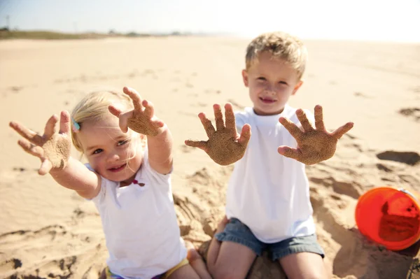 Playa de arena niños —  Fotos de Stock