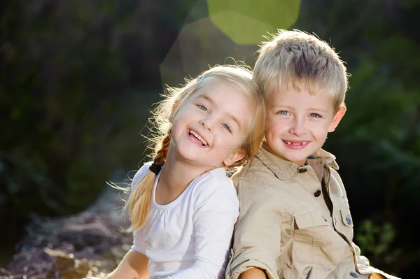 Spelende kinderen Rechtenvrije Stockfoto's