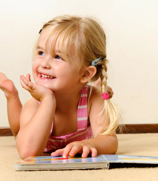 Kindergarten reading Royalty Free Stock Photos