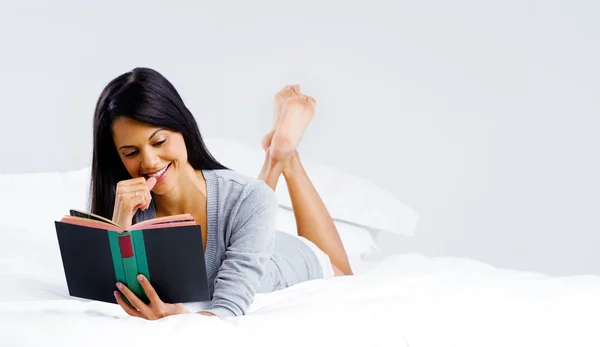 Leisure book woman — Stock Photo, Image