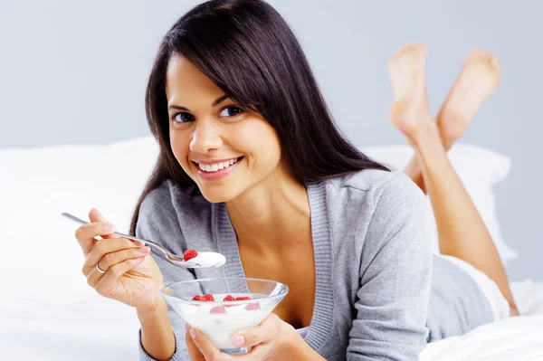 Donna yogurt sano — Foto Stock