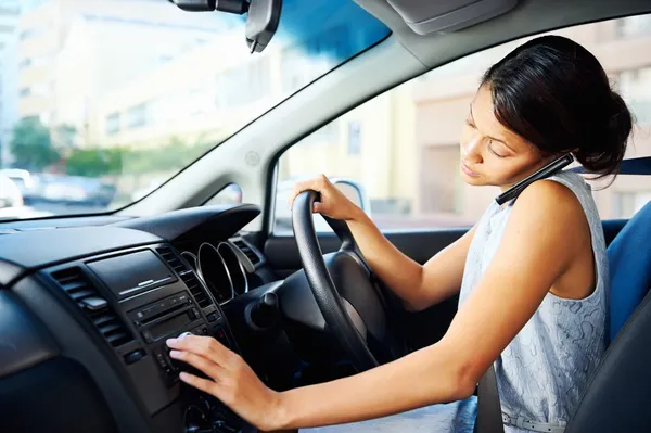 Driving phone woman — Stock Photo, Image
