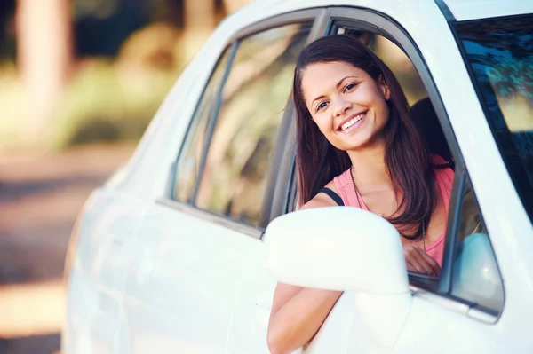 Roadtrip woman happy — Stock Photo, Image