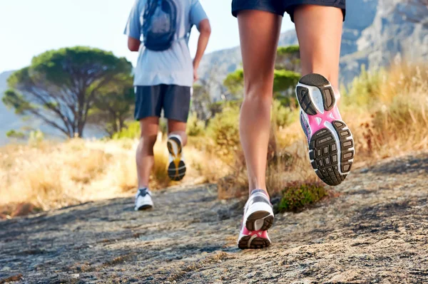 Feet running outdoor — Stock Photo, Image