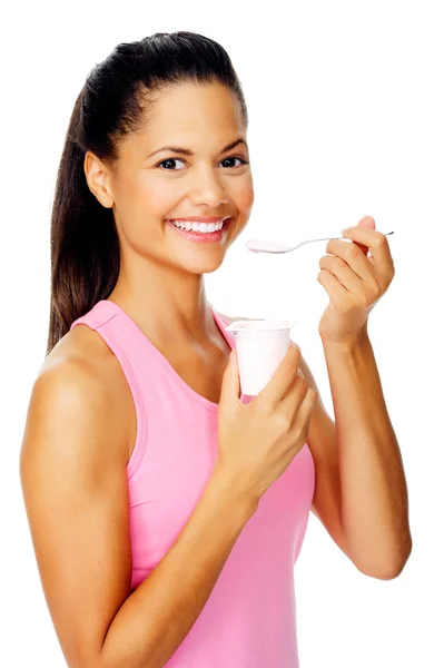 Здоровая женщина с йогуртом — стоковое фото