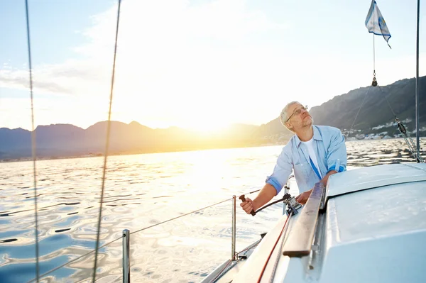 Nascer do sol barco à vela — Fotografia de Stock