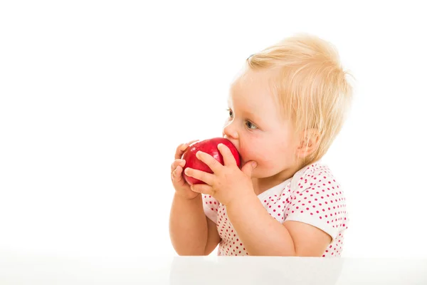 Kaşıkla yemek için sevimli bebek kız learining — Stok fotoğraf