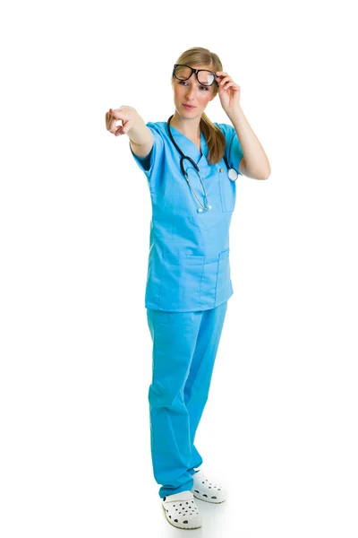 Kvinna i läkare kostym isolerad på vit — Stockfoto