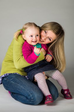 mutlu bebek çocuk ile anne