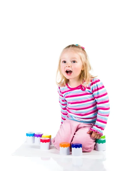 Peinture enfant avec doigts isolés sur blanc — Photo