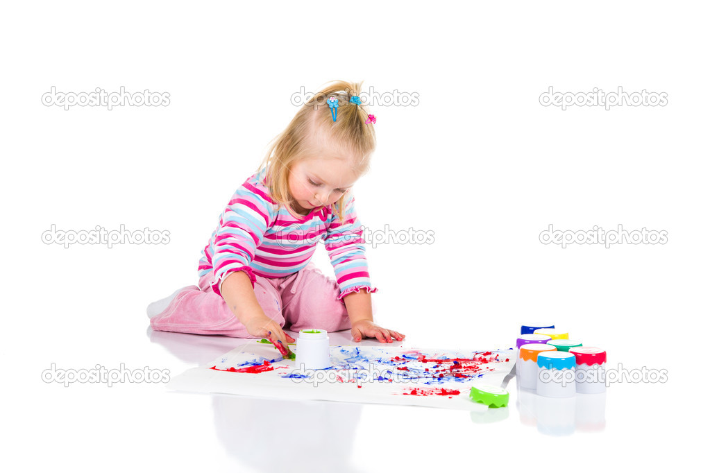 Los Niños Pintar Con Los Dedos Y Pinceles Aislados En Un Blanco Fotos,  retratos, imágenes y fotografía de archivo libres de derecho. Image 46753980