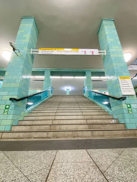 Stairs Leading Platform Alexanderplatz Subway Station Berlin Germany — Zdjęcie stockowe