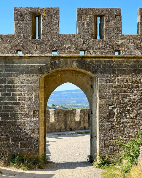 Looking Gate Leading Outer City Wall Citadel Carcassonne — Fotografia de Stock