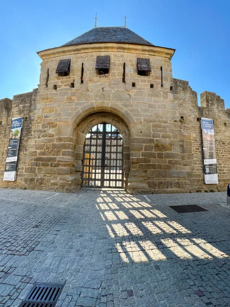 Κλειστή Πύλη Εισόδου Στο Κάστρο Της Ακρόπολης Της Καρκασόν Γαλλία — Φωτογραφία Αρχείου