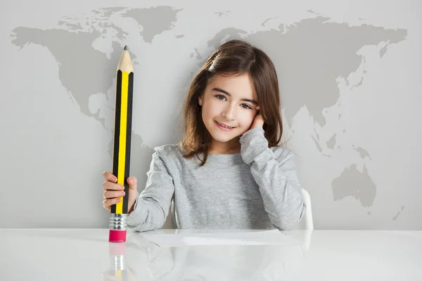 Petite fille à l'école — Photo