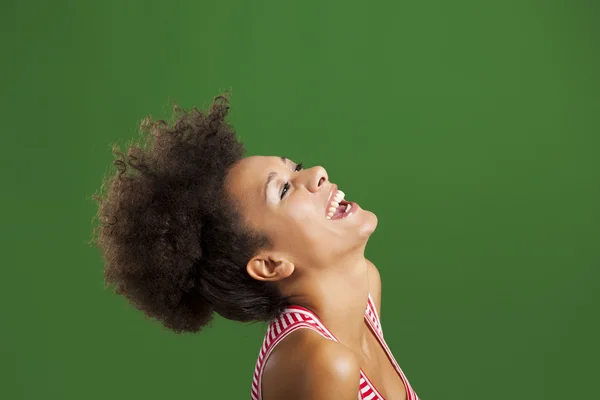 Afrikansk kvinna som skrattar — Stockfoto