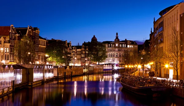 Amsterdam channels at night — Stock Photo, Image