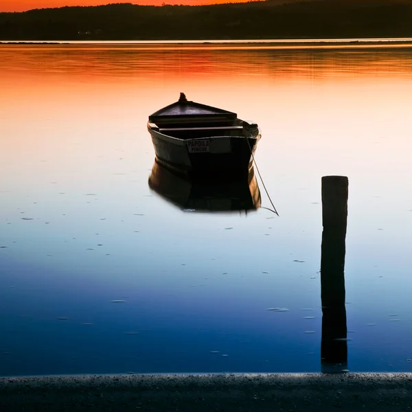 Lodě v řece — Stock fotografie