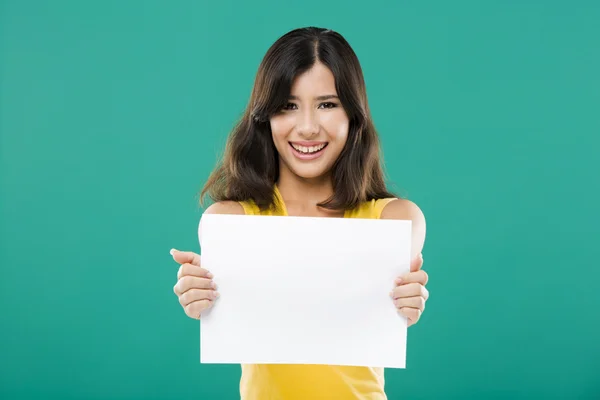 Segurando um papel em branco — Fotografia de Stock