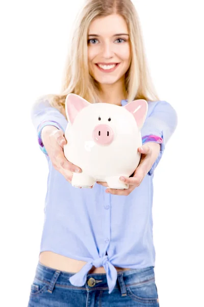 Mooie vrouw met een piggy bank — Stockfoto