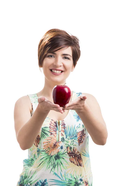 Belle femme tenant une pomme — Photo