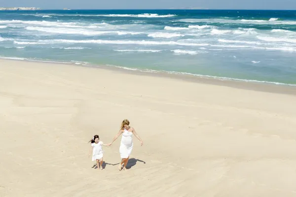 Caminar por la playa —  Fotos de Stock