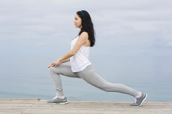 Woman doing exercises — Stock Photo, Image