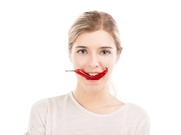 Mujer hermosa sosteniendo tomates rojos — Foto de Stock