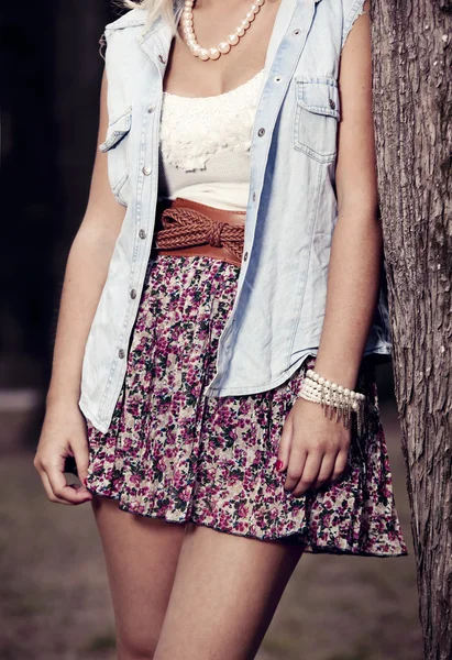 Girl in the park — Stock Photo, Image