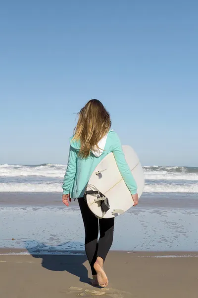 Sörf tahtası kız — Stok fotoğraf