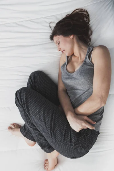 Portrét Mladé Ženy Trpící Pms Premensturální Syndrom — Stock fotografie