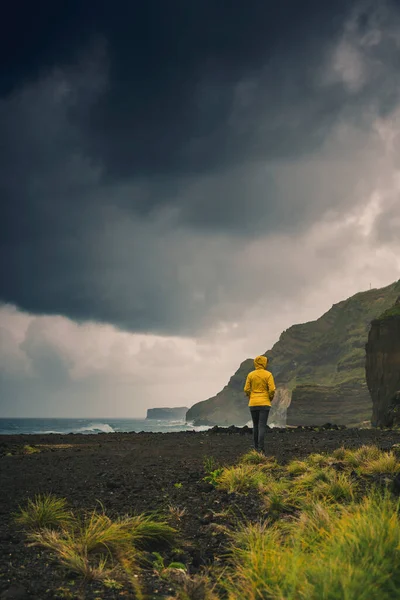 Woman Alone Exploring Nature Azores Island Portugal — 스톡 사진