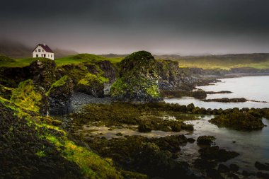 İzlanda 9 'daki Arnarstapi' nin güzel manzarası