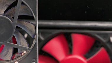 Çevir ve sallanan tozlu 90 mm pc pervane yakın çekim havadaki toz parçacıkları