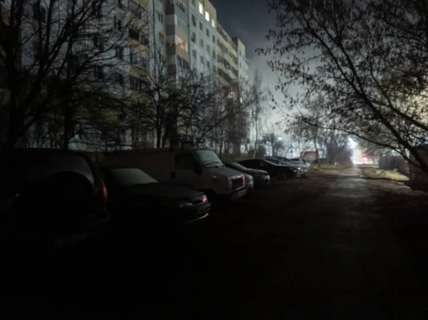 Sombre Vue Nuit Déconcentrée Sur Ruelle Parking Près Immeuble Condo — Photo