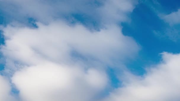 Gemengde Wolken Vliegen Blauwe Hemel Herfst Dag Licht Telelens Tijd — Stockvideo