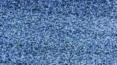 Katot ışın tüplü küçük taşınabilir analog bir TV 'de bozuk beyaz gürültü paraziti.
