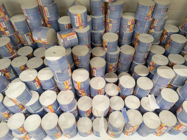 Full frame view on large stacks of cheapest russian rough toilet paper rolls — Stockfoto