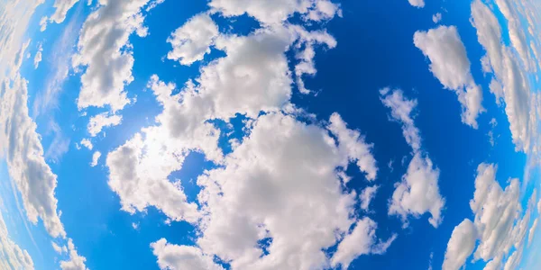 Голубое Небо Белыми Облаками Летний День Hirizonless Рыбий Глаз Проекции — стоковое фото