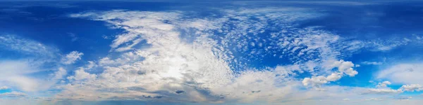 Бесшовная Панорама 360 Градусов Угол Зрения Голубое Небо Кучевыми Облаками — стоковое фото