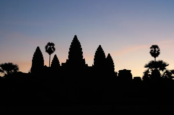 Angkor wat im Morgengrauen — Stockfoto