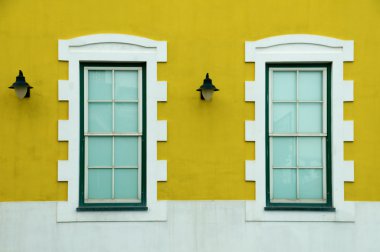 Renkli evlerin duvar