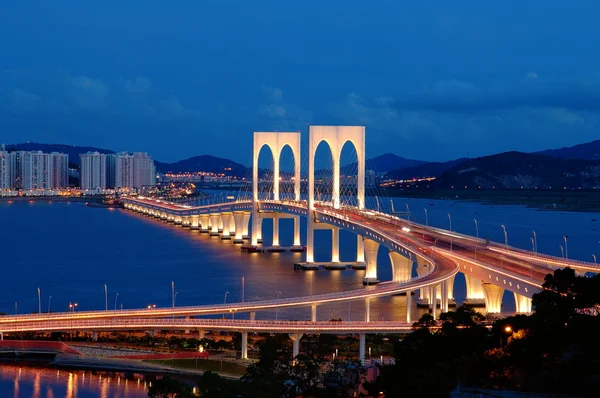 O cenário noturno da ponte em Macau — Fotografia de Stock