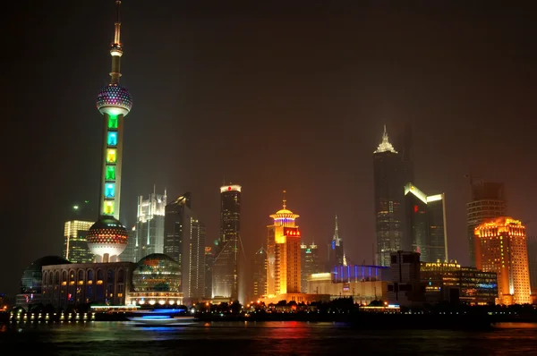 Панорама Shanghai Pudong вночі — стокове фото