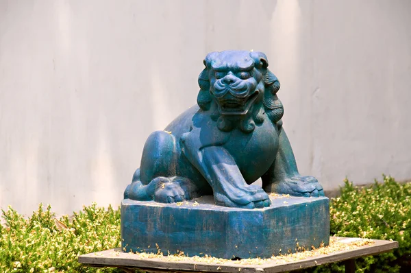 Stone lion of Chinese temple — Stock Photo, Image