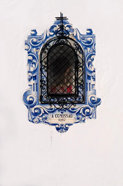 Janela decorada, Portuga — Fotografia de Stock