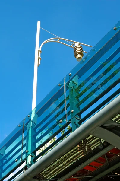 Overbridge bir elektrik direği — Stok fotoğraf