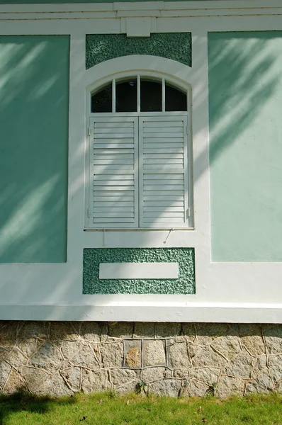 Casa antigua ventana — Foto de Stock