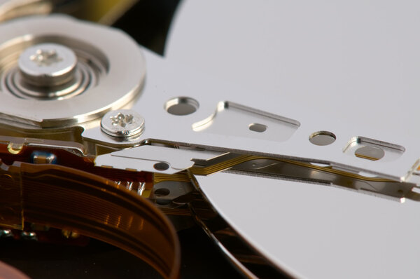 Hard disk drive