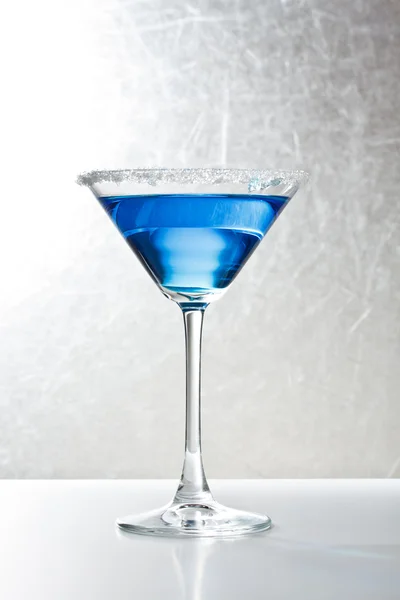 Cocktail de martini tropical bleu — Photo